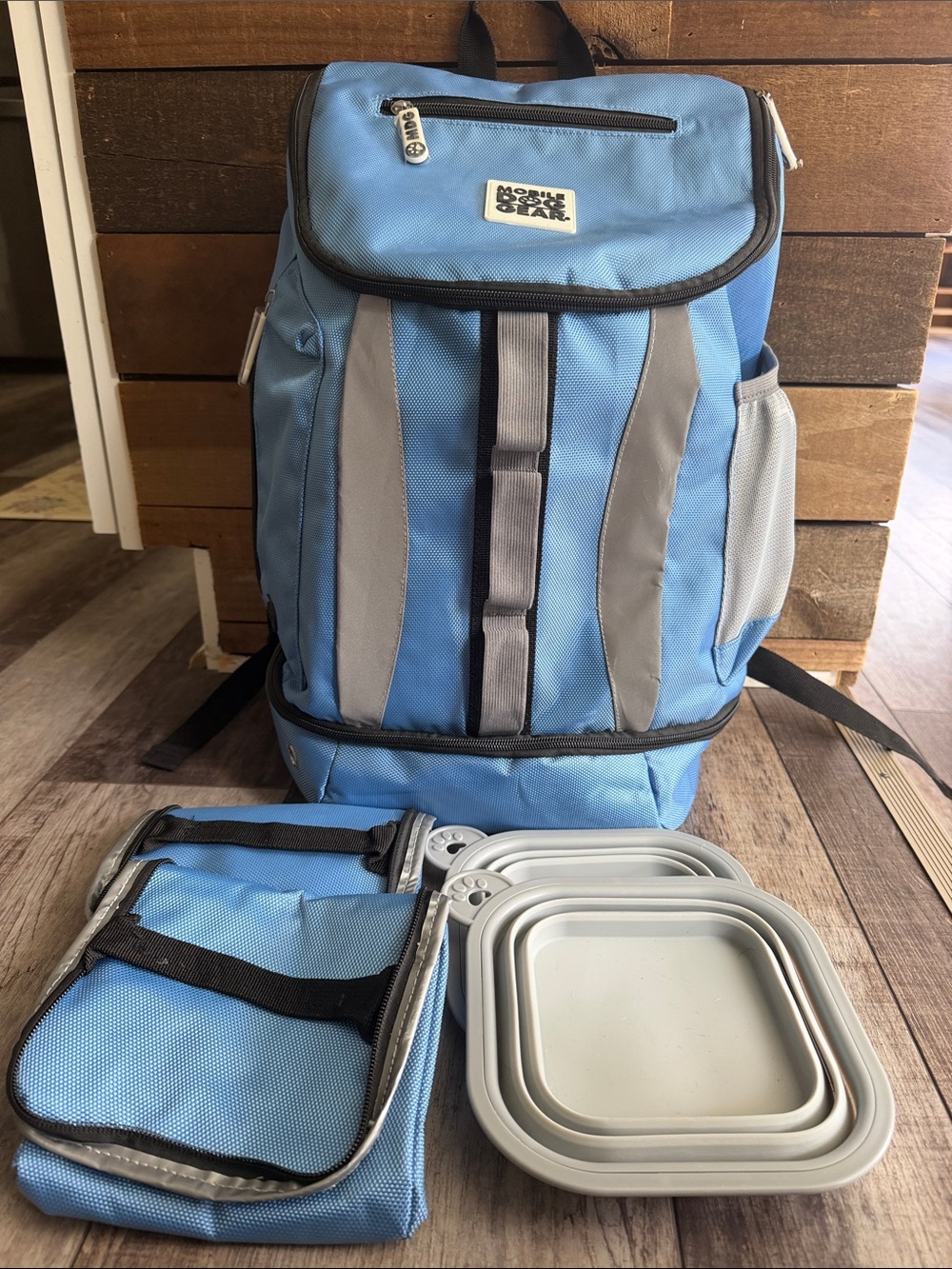Mobile Dog Gear blue backpack like new with water bowls